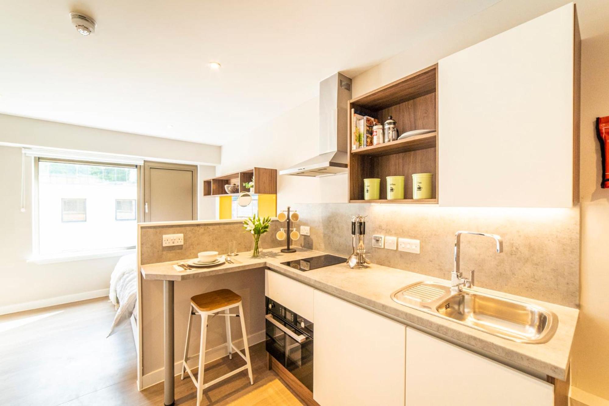 Stylish Studio Accommodations With Kitchen At Brewer'S Court In Edimburgo Esterno foto